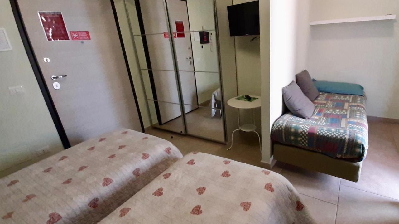 Guest House Roma Express Ladispoli Exterior photo