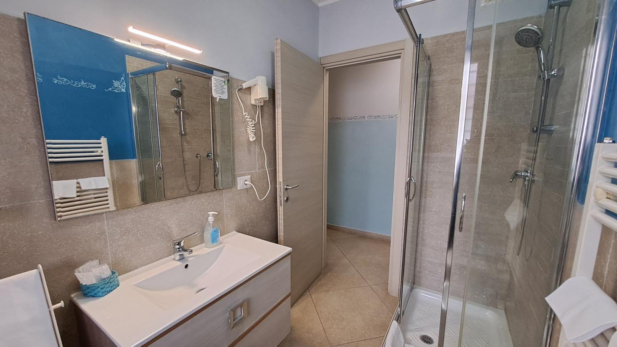 Guest House Roma Express Ladispoli Exterior photo